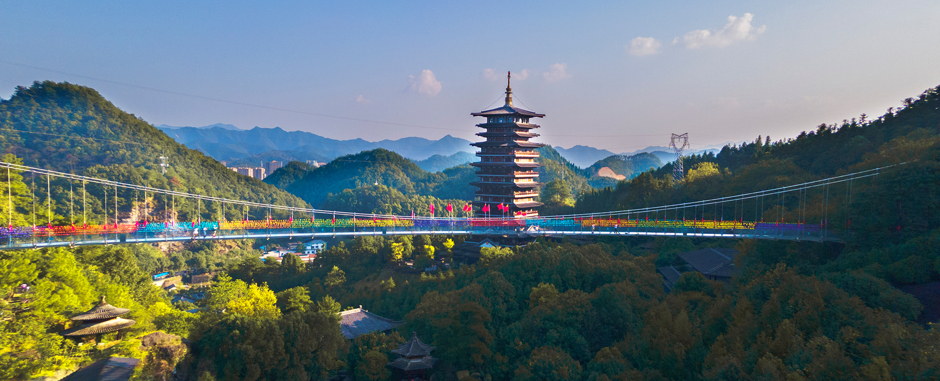 玻璃橋+觀景臺(tái)-浙江鵬鳴游樂(lè)設(shè)備有限公司